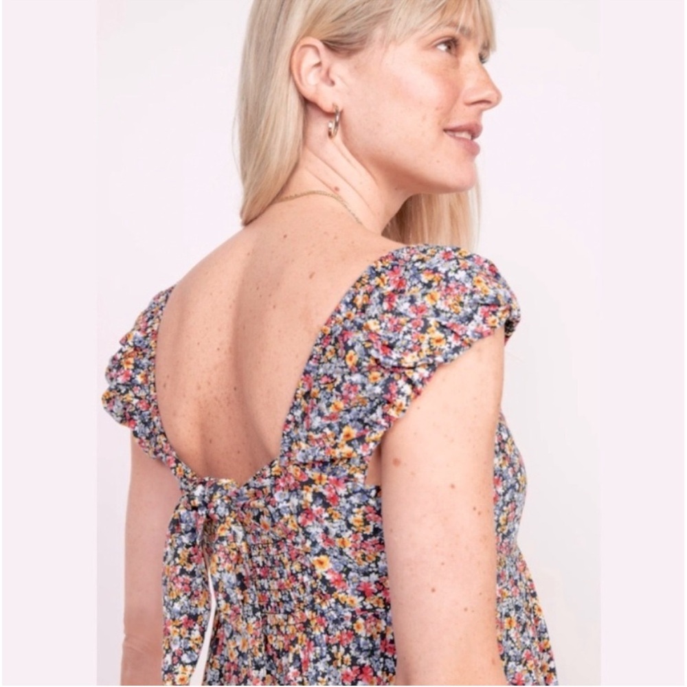 Old Navy floral tiered maxi puff sleeves and smocked cut-out bow back 🩷